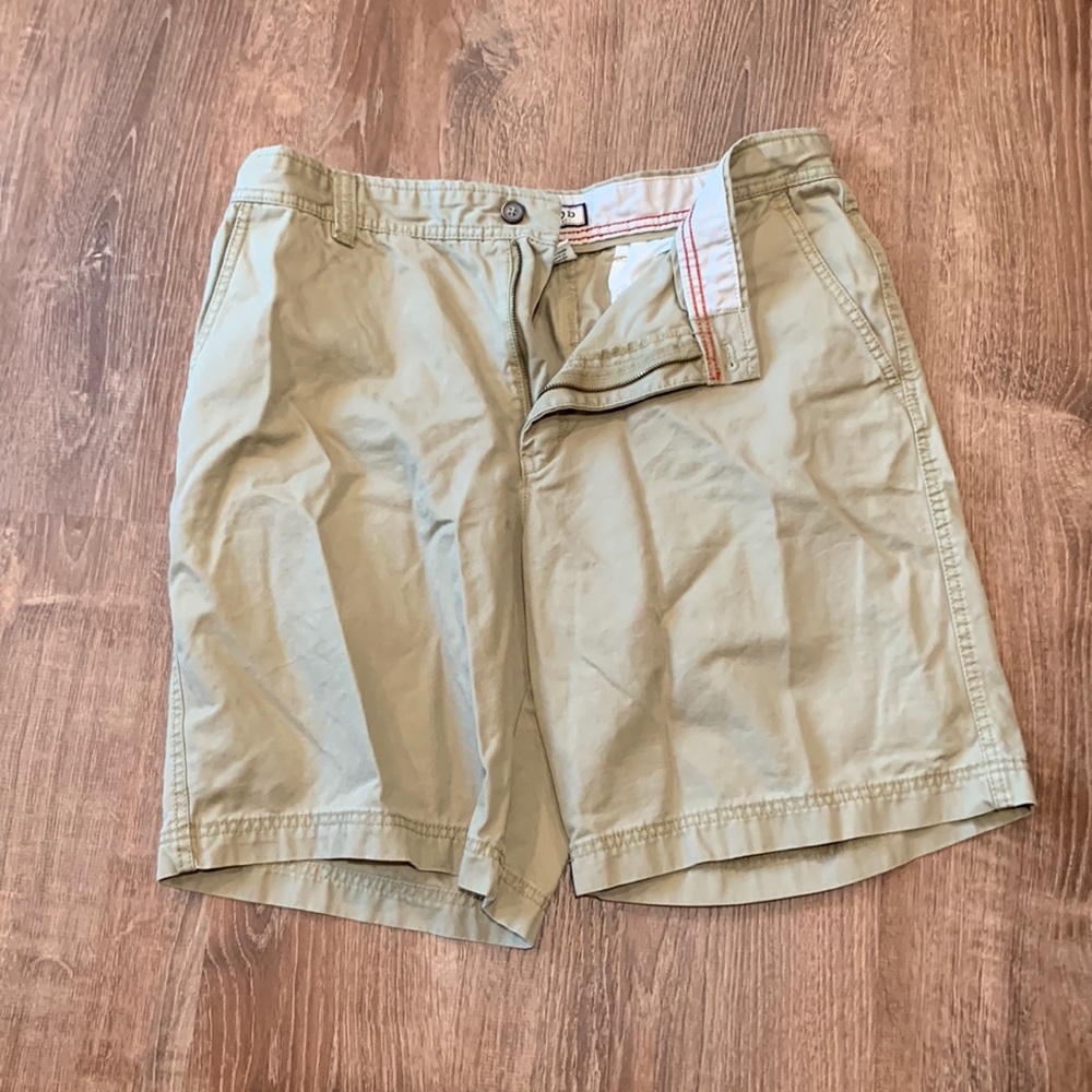 Izod Khaki Shorts (Waist 36)